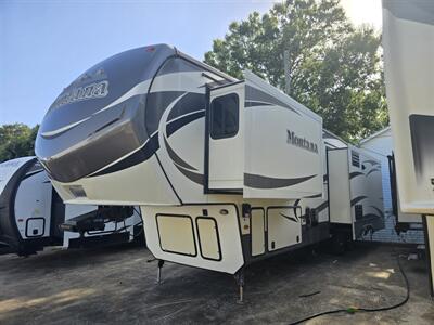 2016 Keystone Montana 3582RL - Photo 1 - Liberty, TX 77575