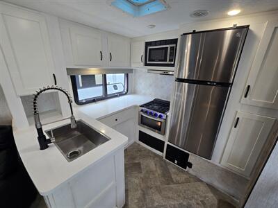 2022 Palomino Xsolaire 304RKDS - Photo 6 - Liberty, TX 77575