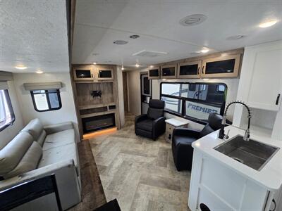 2022 Palomino Xsolaire 304RKDS - Photo 7 - Liberty, TX 77575