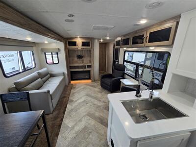 2022 Palomino Xsolaire 304RKDS - Photo 16 - Liberty, TX 77575