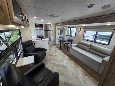 2022 Palomino Xsolaire 304RKDS - Photo 12 - Liberty, TX 77575
