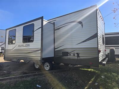 2018 Starcraft Avalon   - Photo 3 - Liberty, TX 77575