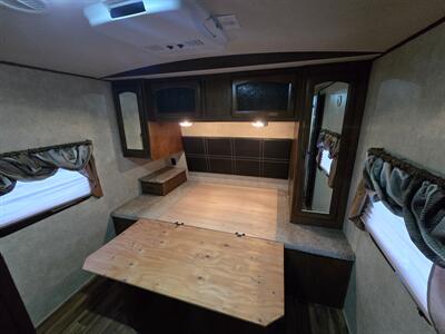 2014 Wildwood Heritage Glen 282RK   - Photo 12 - Liberty, TX 77575