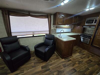 2014 Wildwood Heritage Glen 282RK   - Photo 7 - Liberty, TX 77575