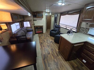 2014 Wildwood Heritage Glen 282RK   - Photo 8 - Liberty, TX 77575