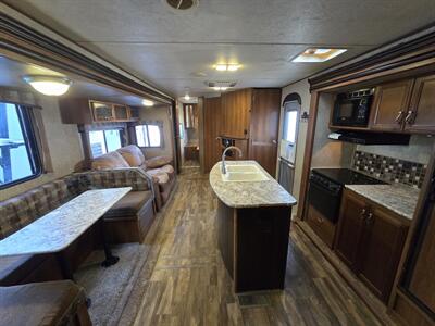 2016 Prime Time RV Avenger M-32BIT   - Photo 11 - Liberty, TX 77575