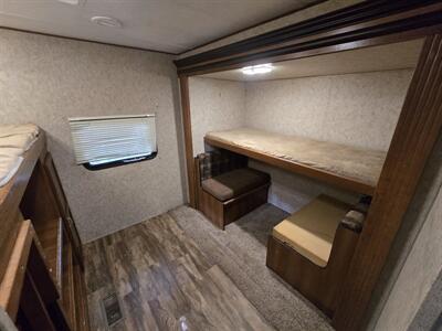 2016 Prime Time RV Avenger M-32BIT   - Photo 10 - Liberty, TX 77575