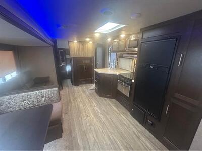 2018 Forest River Cherokee 294BH   - Photo 6 - Liberty, TX 77575