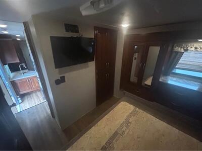 2016 Forest River Wildcat 31SAX   - Photo 7 - Liberty, TX 77575