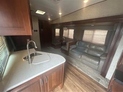 2016 Forest River Wildcat 31SAX   - Photo 13 - Liberty, TX 77575