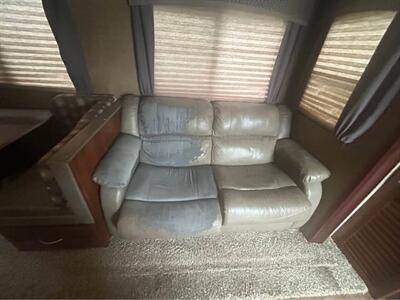 2016 Forest River Wildcat 31SAX   - Photo 5 - Liberty, TX 77575