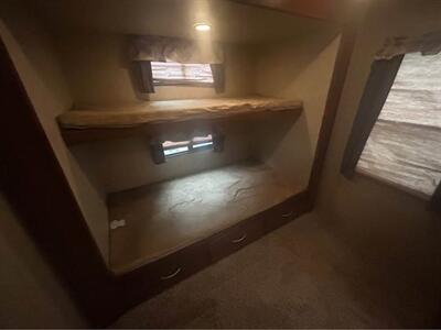 2016 Forest River Wildcat 31SAX   - Photo 11 - Liberty, TX 77575