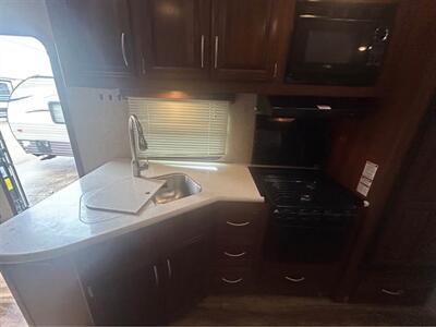 2016 Forest River Wildcat 31SAX   - Photo 3 - Liberty, TX 77575