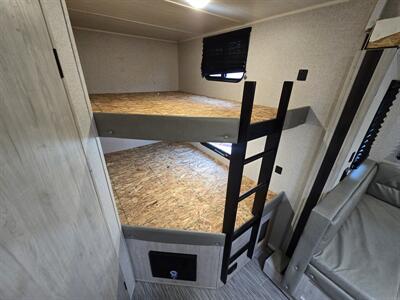 2023 East to West Silver Lake 26BHLE   - Photo 8 - Liberty, TX 77575