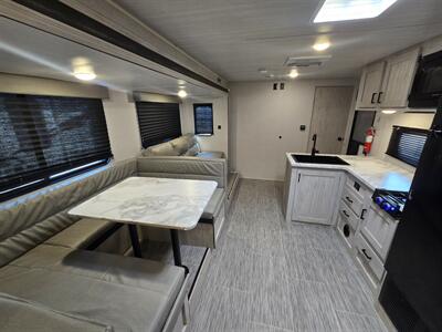 2023 East to West Silver Lake 26BHLE   - Photo 7 - Liberty, TX 77575