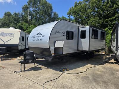 2023 East to West Silver Lake 26BHLE   - Photo 3 - Liberty, TX 77575