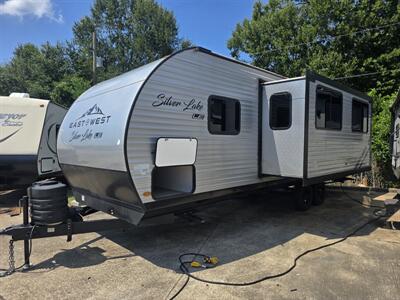 2023 East to West Silver Lake 26BHLE   - Photo 2 - Liberty, TX 77575