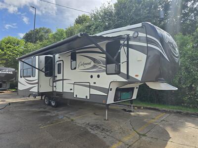 2016 Heartland Oakmont 325RE - Photo 3 - Liberty, TX 77575