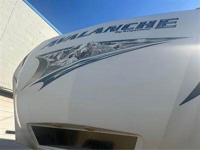 2012 Keystone Avalanche 345TG   - Photo 12 - Liberty, TX 77575