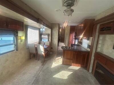 2012 Keystone Avalanche 345TG   - Photo 9 - Liberty, TX 77575