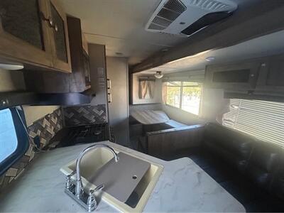 2018 Palomino Puma 30-DB   - Photo 12 - Liberty, TX 77575