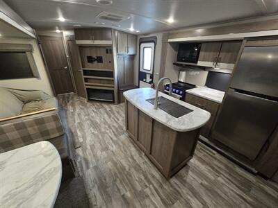 2022 Grand Design RV Imagine 3250BH - Photo 7 - Liberty, TX 77575