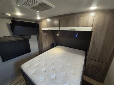 2022 Grand Design RV Imagine 3250BH - Photo 10 - Liberty, TX 77575