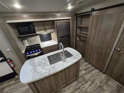 2022 Grand Design RV Imagine 3250BH - Photo 6 - Liberty, TX 77575