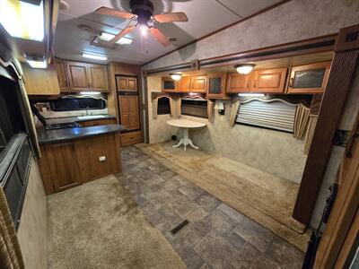 2012 Keystone Montana 295RKD   - Photo 15 - Liberty, TX 77575