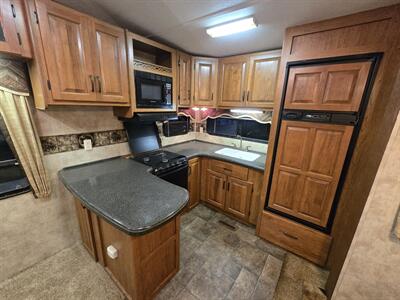 2012 Keystone Montana 295RKD   - Photo 16 - Liberty, TX 77575