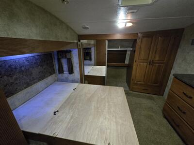 2012 Keystone Montana 295RKD   - Photo 19 - Liberty, TX 77575