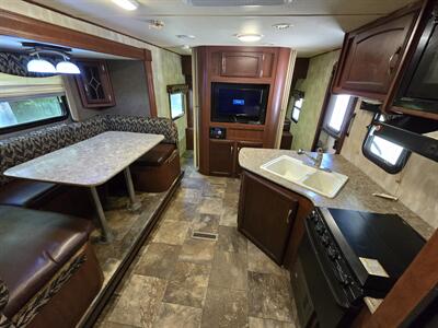 2015 Winnebago Minnie 2201DS   - Photo 8 - Liberty, TX 77575