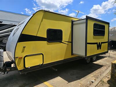 2015 Winnebago Minnie 2201DS   - Photo 9 - Liberty, TX 77575