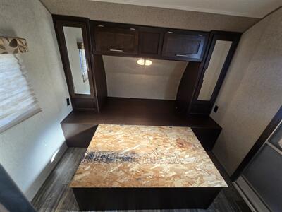 2015 Forest River Grey Wolf 26RL   - Photo 10 - Liberty, TX 77575