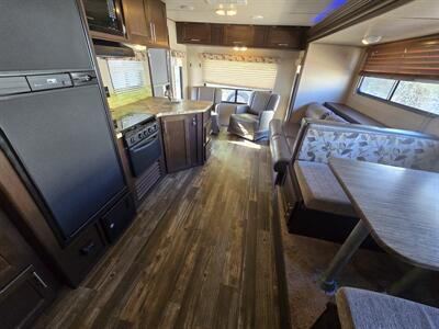 2015 Forest River Grey Wolf 26RL   - Photo 4 - Liberty, TX 77575