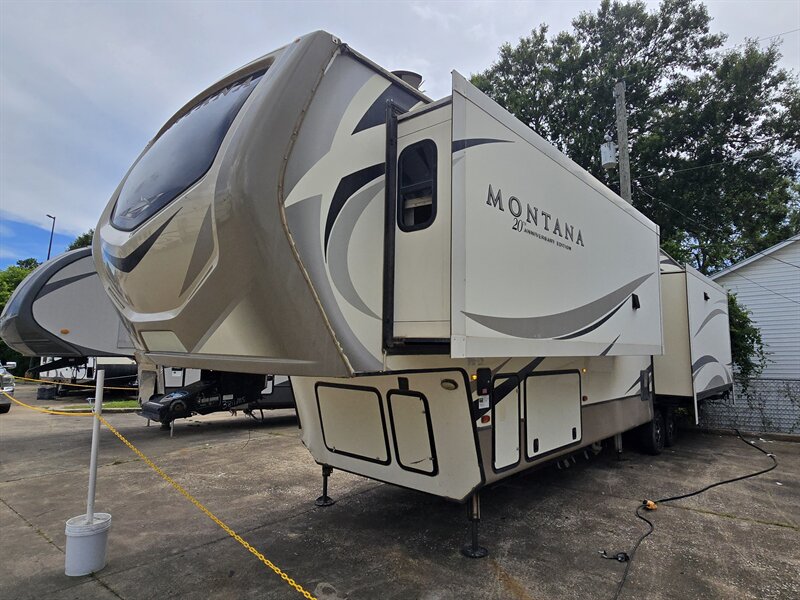 2019 Keystone Montana 3811MS  