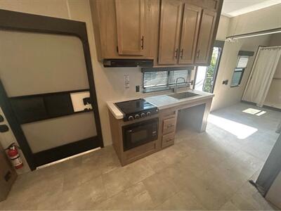 2023 Forest River Timberwolf 36FBOP   - Photo 10 - Liberty, TX 77575