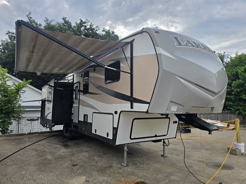 2016 Keystone RV Laredo LA 325  