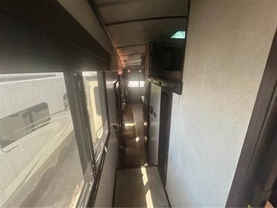 2018 Jayco North Point 377RLBH   - Photo 4 - Liberty, TX 77575