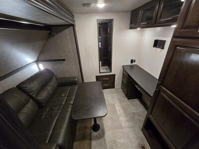 2018 Jayco North Point 377RLBH   - Photo 26 - Liberty, TX 77575