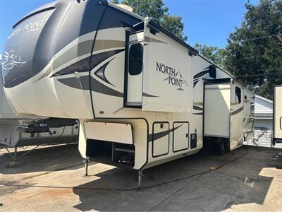 2018 Jayco North Point 377RLBH   - Photo 14 - Liberty, TX 77575