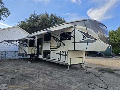 2018 Jayco North Point 377RLBH   - Photo 15 - Liberty, TX 77575