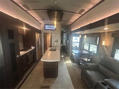 2018 Jayco North Point 377RLBH   - Photo 3 - Liberty, TX 77575