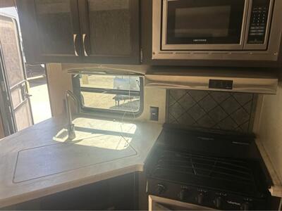 2019 Palomino Puma 31-BHSS   - Photo 3 - Liberty, TX 77575