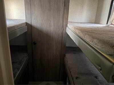 2021 Forest River Wildwood 282QBXL   - Photo 4 - Liberty, TX 77575