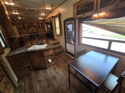 2014 Keystone Sprinter 333FWRLS   - Photo 9 - Liberty, TX 77575