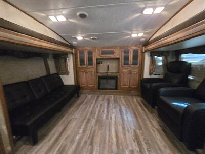 2014 Keystone Sprinter 333FWRLS   - Photo 7 - Liberty, TX 77575