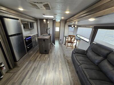 2019 Forest River Vibe 31 BH   - Photo 5 - Liberty, TX 77575