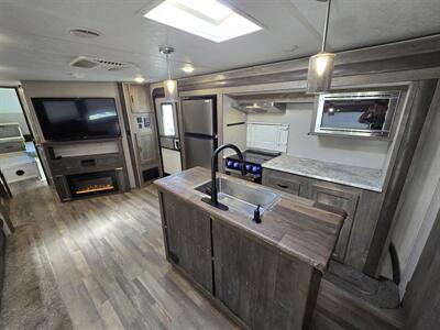 2019 Forest River Vibe 31 BH   - Photo 6 - Liberty, TX 77575