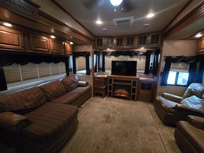2013 Jayco Pinnacal 36REQS   - Photo 6 - Liberty, TX 77575